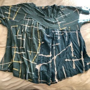 Akemi + kin patterned top